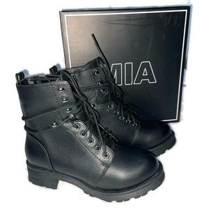 Mia women’s size 6 1/2 lug sole combat boots